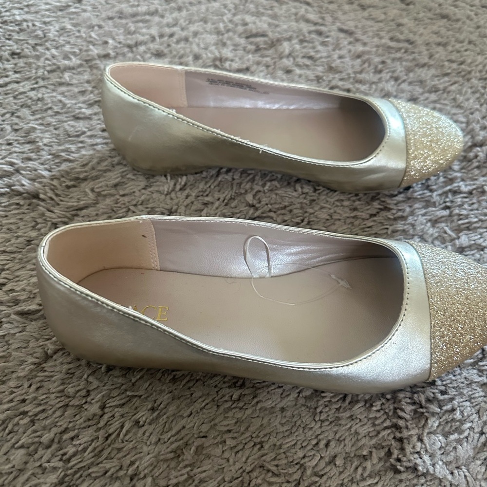 Preloved Gold Glitter Girls Flats - Picture 2 of 5